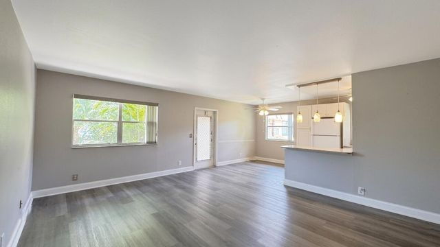 220 Seville J, Delray Beach, FL 33446