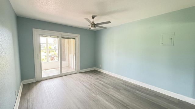 220 Seville J, Delray Beach, FL 33446