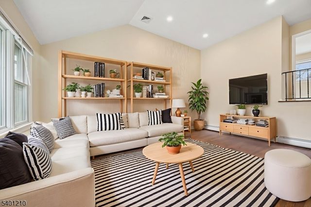 827 Limecrest Rd, Andover Twp., NJ 07860