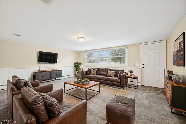 827 Limecrest Rd, Andover Twp., NJ 07860