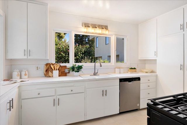 410 13th Avenue, Santa Cruz, CA 95062