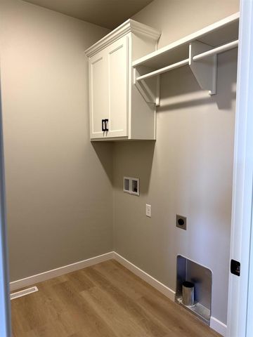 1433 DIVINITY DRIVE, De Pere, WI 54115