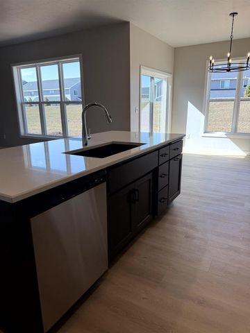 1433 DIVINITY DRIVE, De Pere, WI 54115