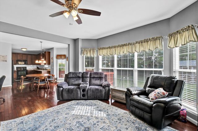 123 Twin Eagles Pkwy, Mt Washington, KY 40047