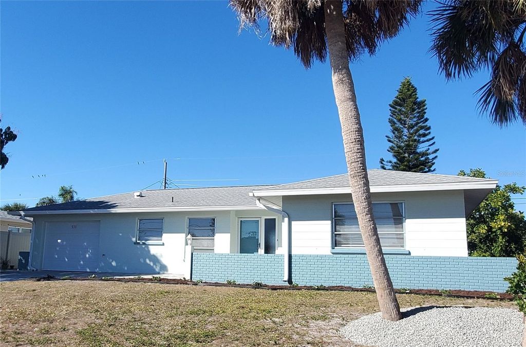 Image 2 of property listing at 531 S NEPONSIT DRIVE, Venice, FL 34293