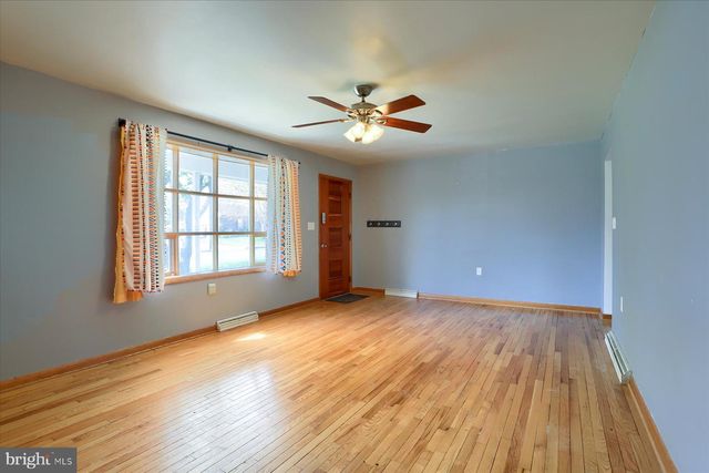 230 EWELL AVE, Gettysburg, PA 17325