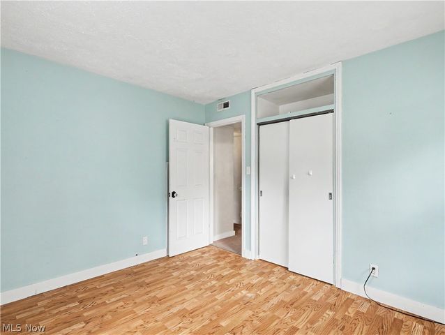 1436 Curtis Avenue, Cuyahoga Falls, OH 44221
