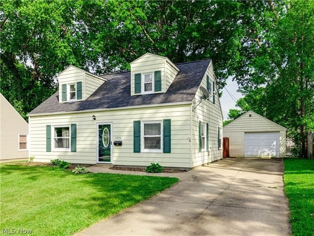 1436 Curtis Avenue, Cuyahoga Falls, OH 44221