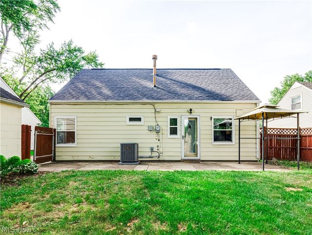 1436 Curtis Avenue, Cuyahoga Falls, OH 44221