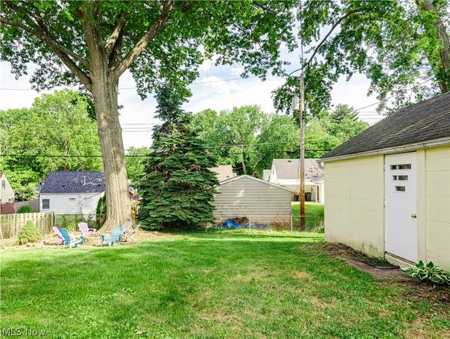 1436 Curtis Avenue, Cuyahoga Falls, OH 44221