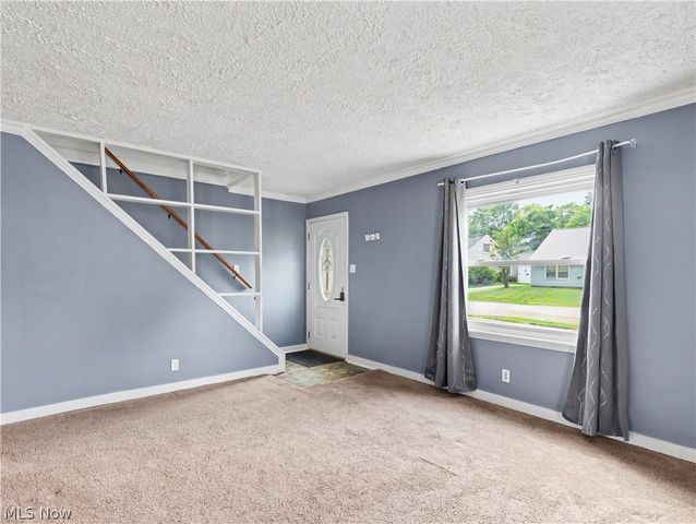 1436 Curtis Avenue, Cuyahoga Falls, OH 44221