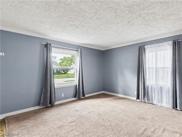 1436 Curtis Avenue, Cuyahoga Falls, OH 44221