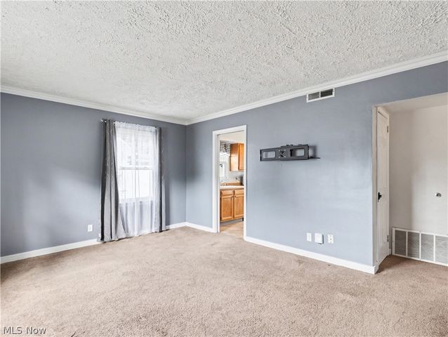 1436 Curtis Avenue, Cuyahoga Falls, OH 44221