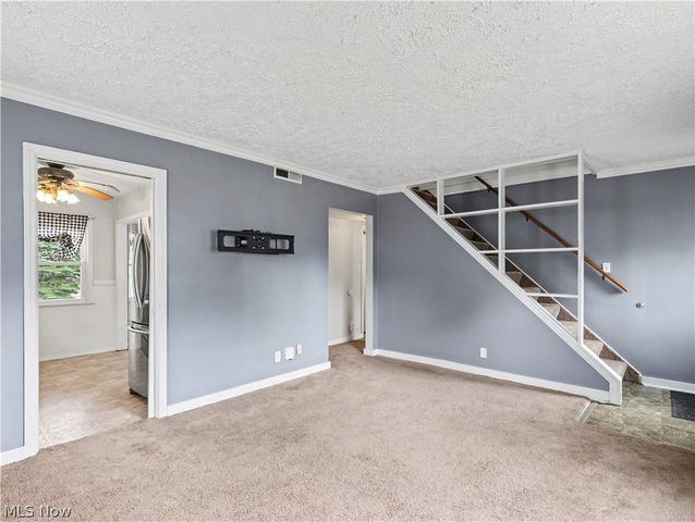 1436 Curtis Avenue, Cuyahoga Falls, OH 44221