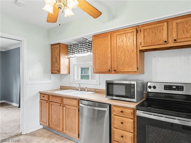 1436 Curtis Avenue, Cuyahoga Falls, OH 44221