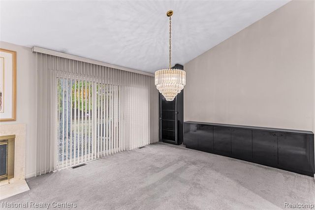 6904 Pebble Park Circle, West Bloomfield, MI 48322