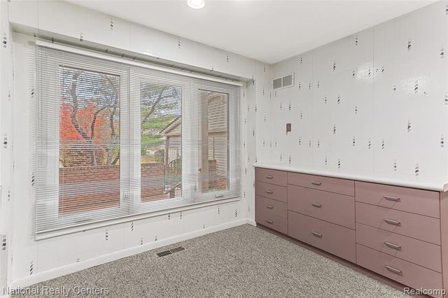 6904 Pebble Park Circle, West Bloomfield, MI 48322