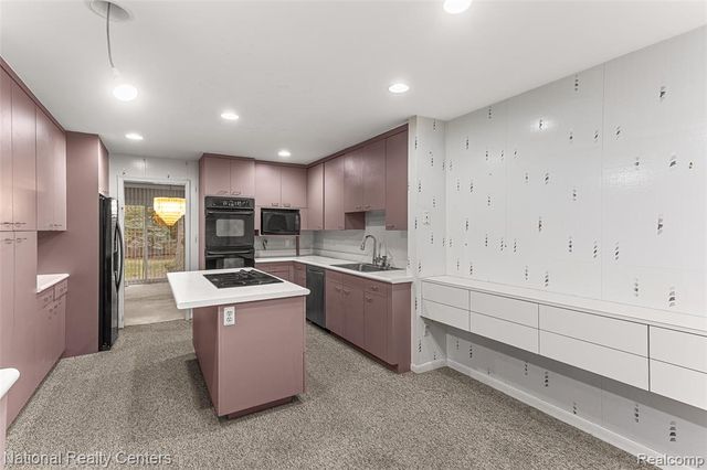 6904 Pebble Park Circle, West Bloomfield, MI 48322