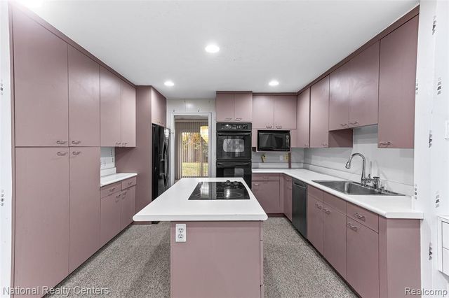 6904 Pebble Park Circle, West Bloomfield, MI 48322