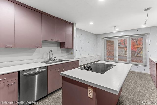 6904 Pebble Park Circle, West Bloomfield, MI 48322