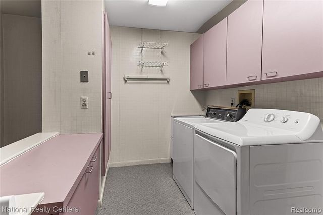 6904 Pebble Park Circle, West Bloomfield, MI 48322