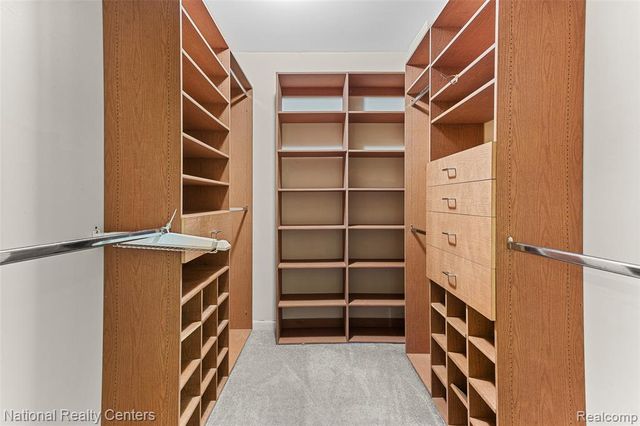 6904 Pebble Park Circle, West Bloomfield, MI 48322