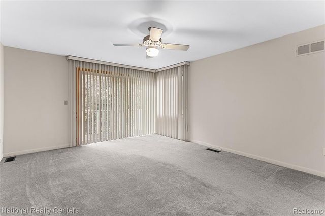 6904 Pebble Park Circle, West Bloomfield, MI 48322