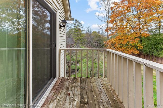 6904 Pebble Park Circle, West Bloomfield, MI 48322