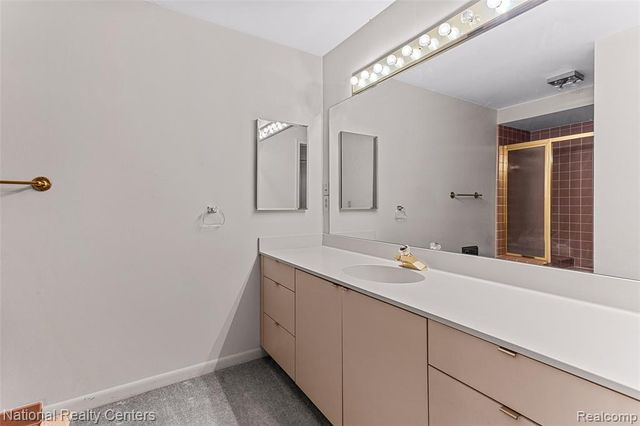 6904 Pebble Park Circle, West Bloomfield, MI 48322