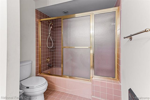 6904 Pebble Park Circle, West Bloomfield, MI 48322