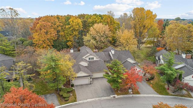 6904 Pebble Park Circle, West Bloomfield, MI 48322
