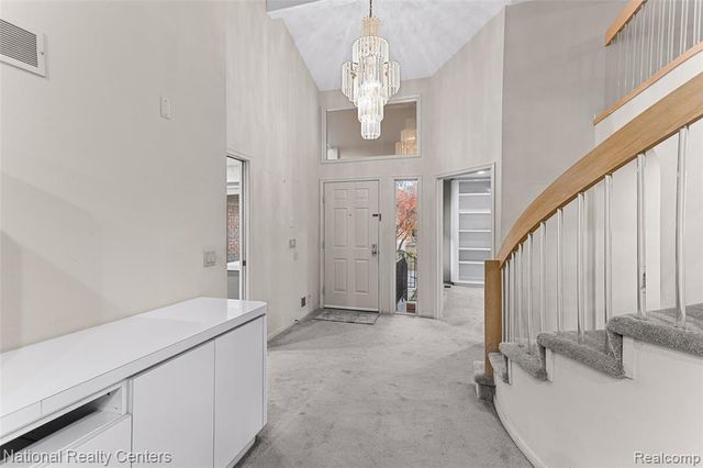 6904 Pebble Park Circle, West Bloomfield, MI 48322