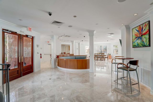 400 Uno Lago Drive 103, Juno Beach, FL 33408