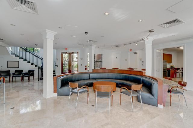 400 Uno Lago Drive 103, Juno Beach, FL 33408