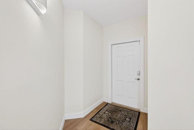 400 Uno Lago Drive 103, Juno Beach, FL 33408