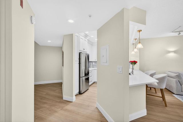 400 Uno Lago Drive 103, Juno Beach, FL 33408