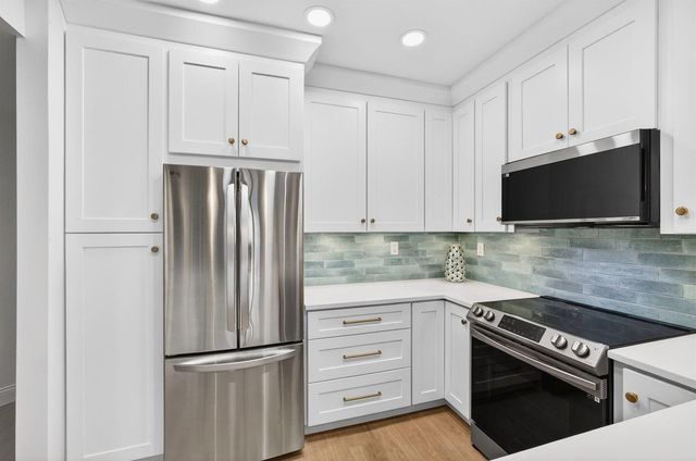 400 Uno Lago Drive 103, Juno Beach, FL 33408