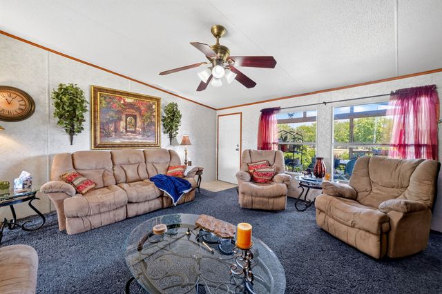 8900 Crestview Estate Road, Quinlan, TX 75474