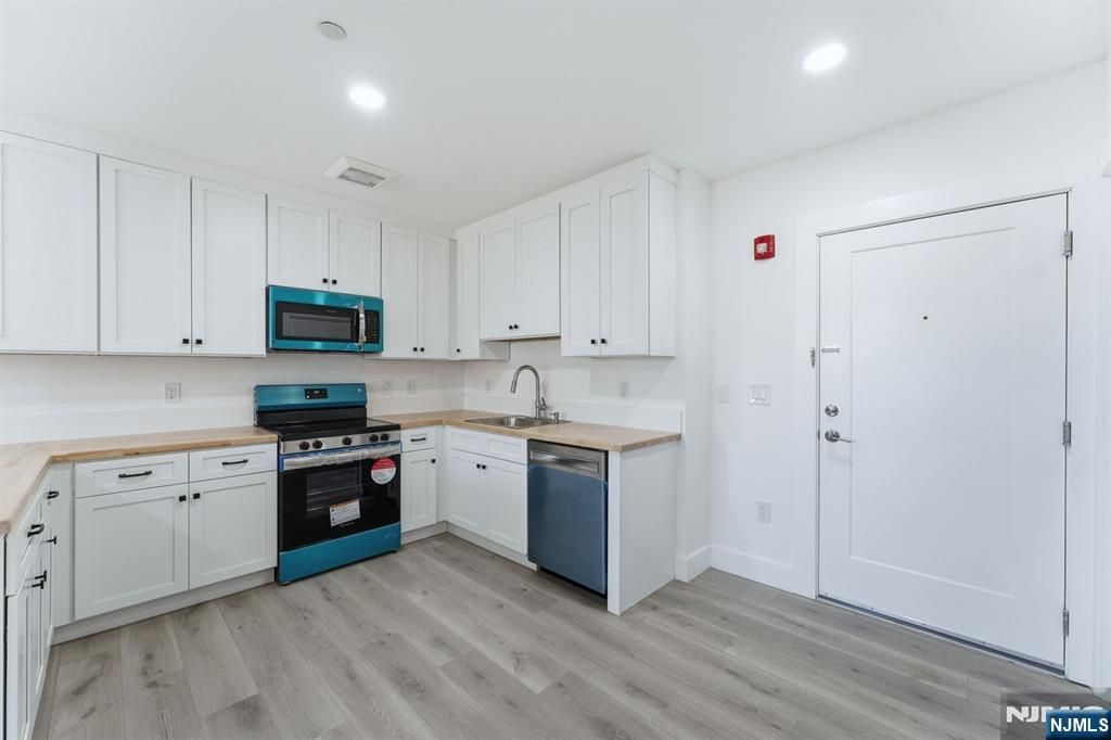 95 Shepherds Lane B409, Totowa, NJ 07512