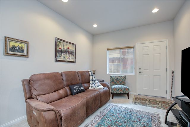864 Lawrence, San Luis Obispo, CA 93401