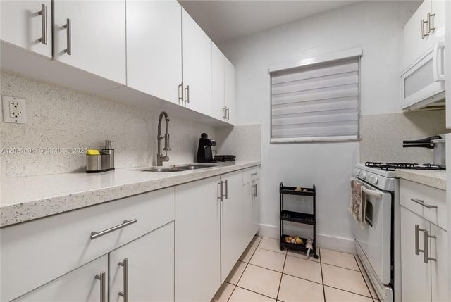 4655 Palm Ave 332, Hialeah, FL 33012