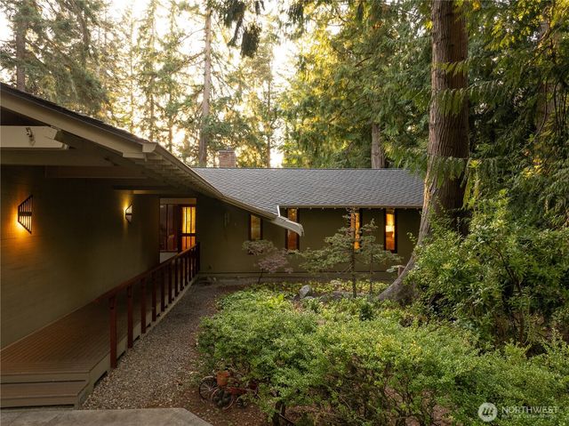 18710 88th Avenue W, Edmonds, WA 98026