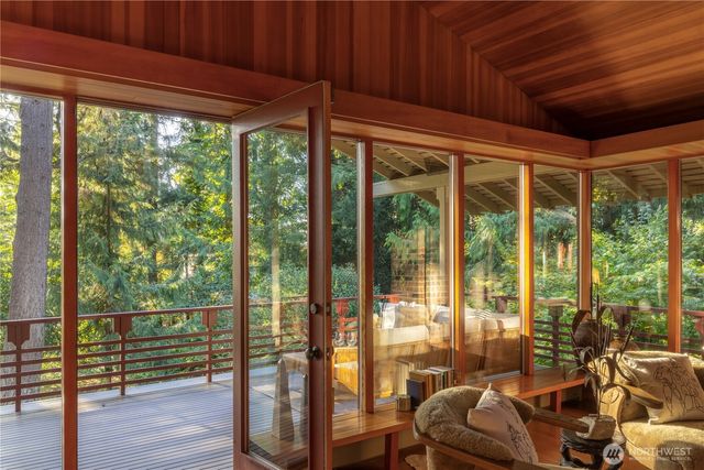 18710 88th Avenue W, Edmonds, WA 98026