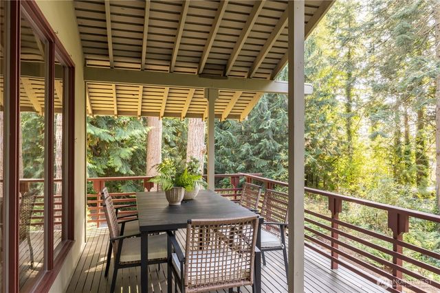 18710 88th Avenue W, Edmonds, WA 98026