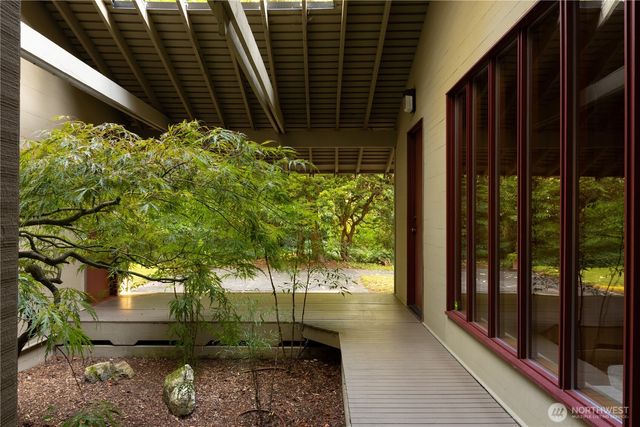 18710 88th Avenue W, Edmonds, WA 98026