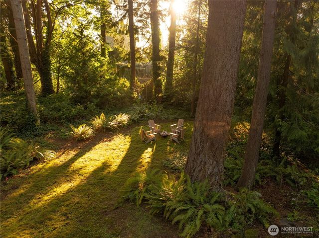 18710 88th Avenue W, Edmonds, WA 98026