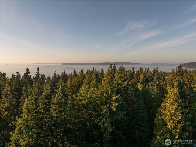 18710 88th Avenue W, Edmonds, WA 98026