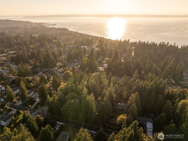 18710 88th Avenue W, Edmonds, WA 98026
