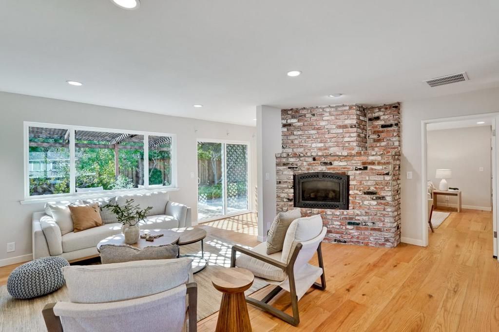Image 10 of property listing at 1680 Fordham Way, Mountain View, CA 94040