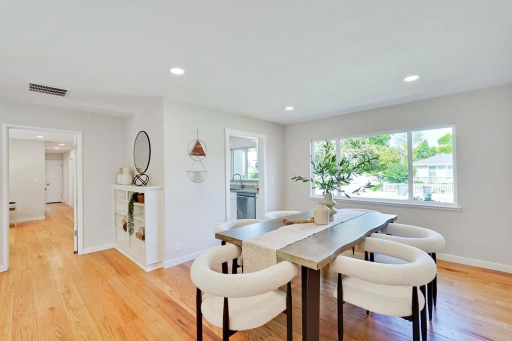 Image 17 of property listing at 1680 Fordham Way, Mountain View, CA 94040